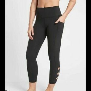 ATHLETA salutation stash pocket II cutout 7/8